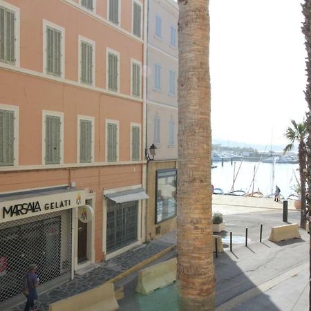 Appartement T2 Sur Le Port De Sanary Exterior photo